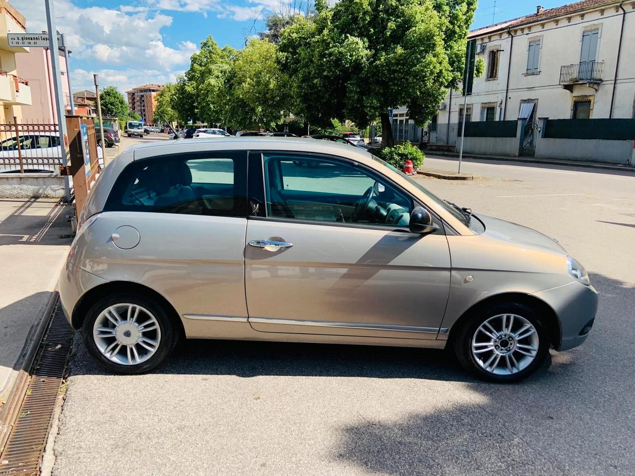 Lancia Ypsilon 1.2 69 CV Platinum