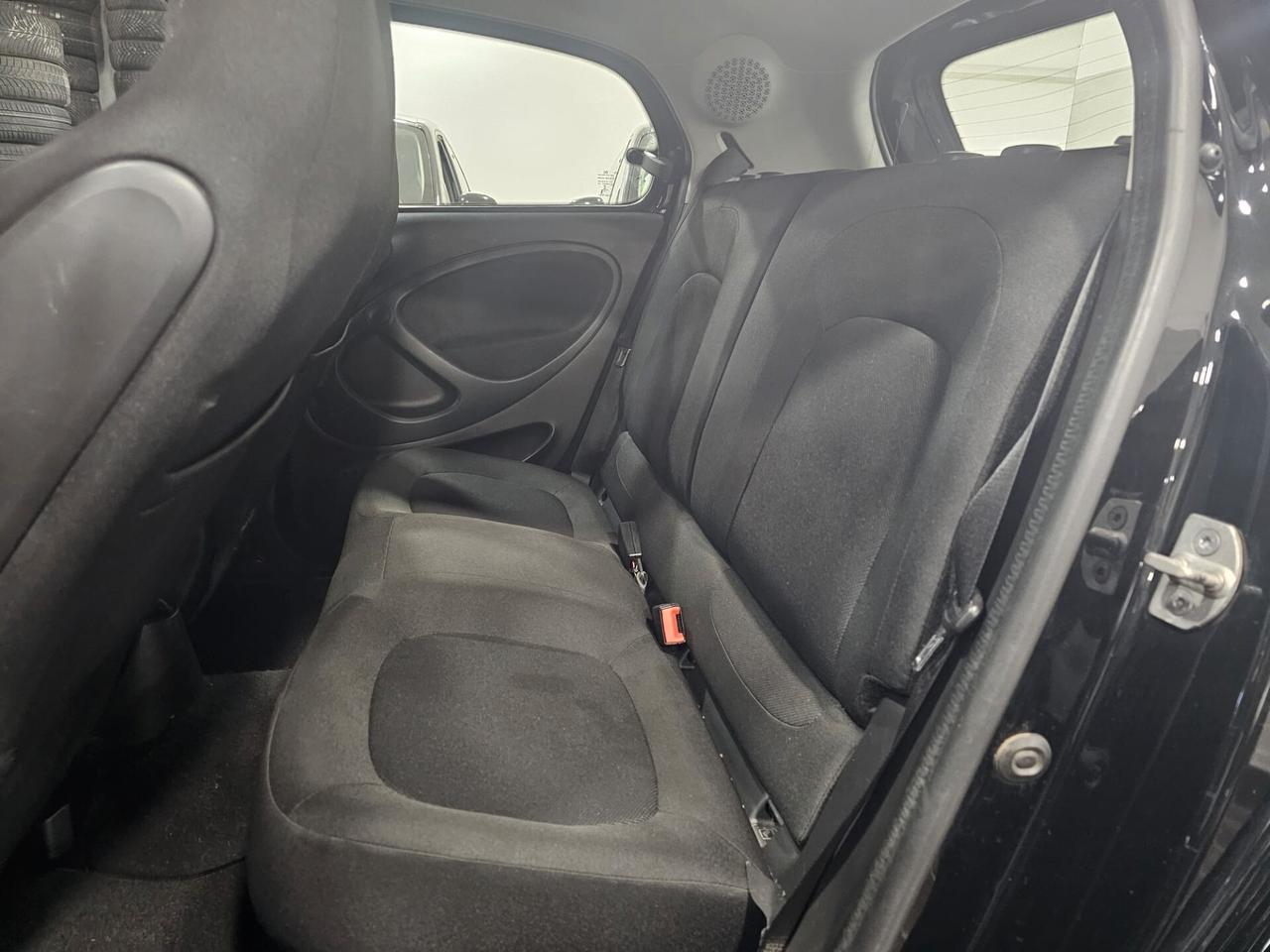 NUOVA SMART FORFOUR IDENTITY BLACK EDITION PASSION 0.9 BENZ 90CV TWINAMIC