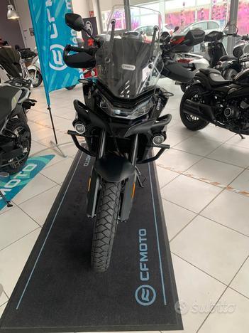CFMOTO 800MT Colore Black