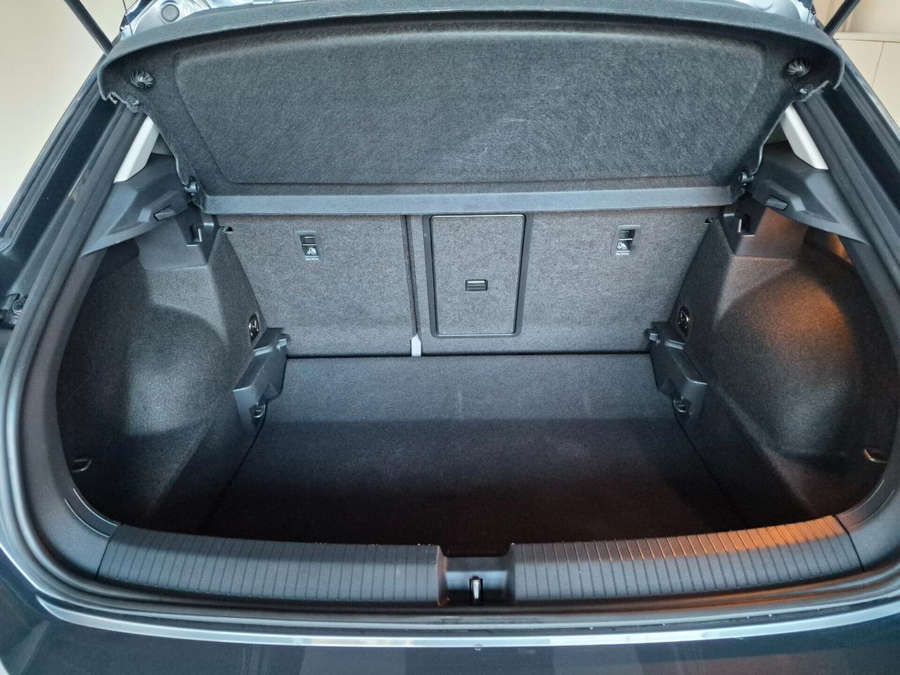 Volkswagen T-Roc 1.6 TDI ADVANCED APPLE CARPLAY+ANDROID AUTO FULL-LED ACC