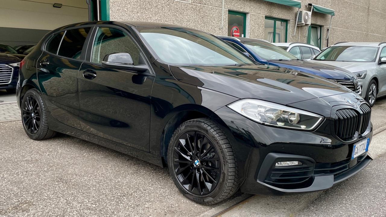 Bmw 116 116d 5p. Advantage LED