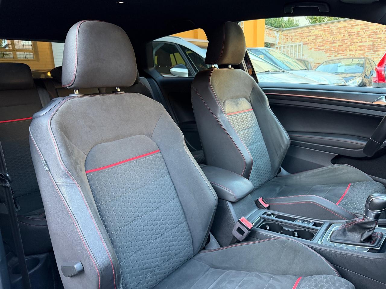 Volkswagen Golf GTI Performance 2.0 245 CV TSI DSG 3p. BMT