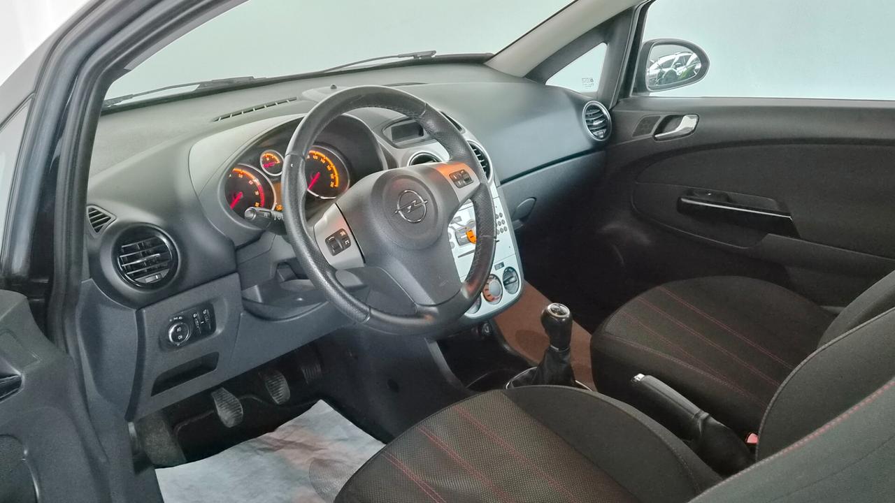 Opel Corsa 1.4 16V 3 porte Sport (OK NEOPATENTATI)