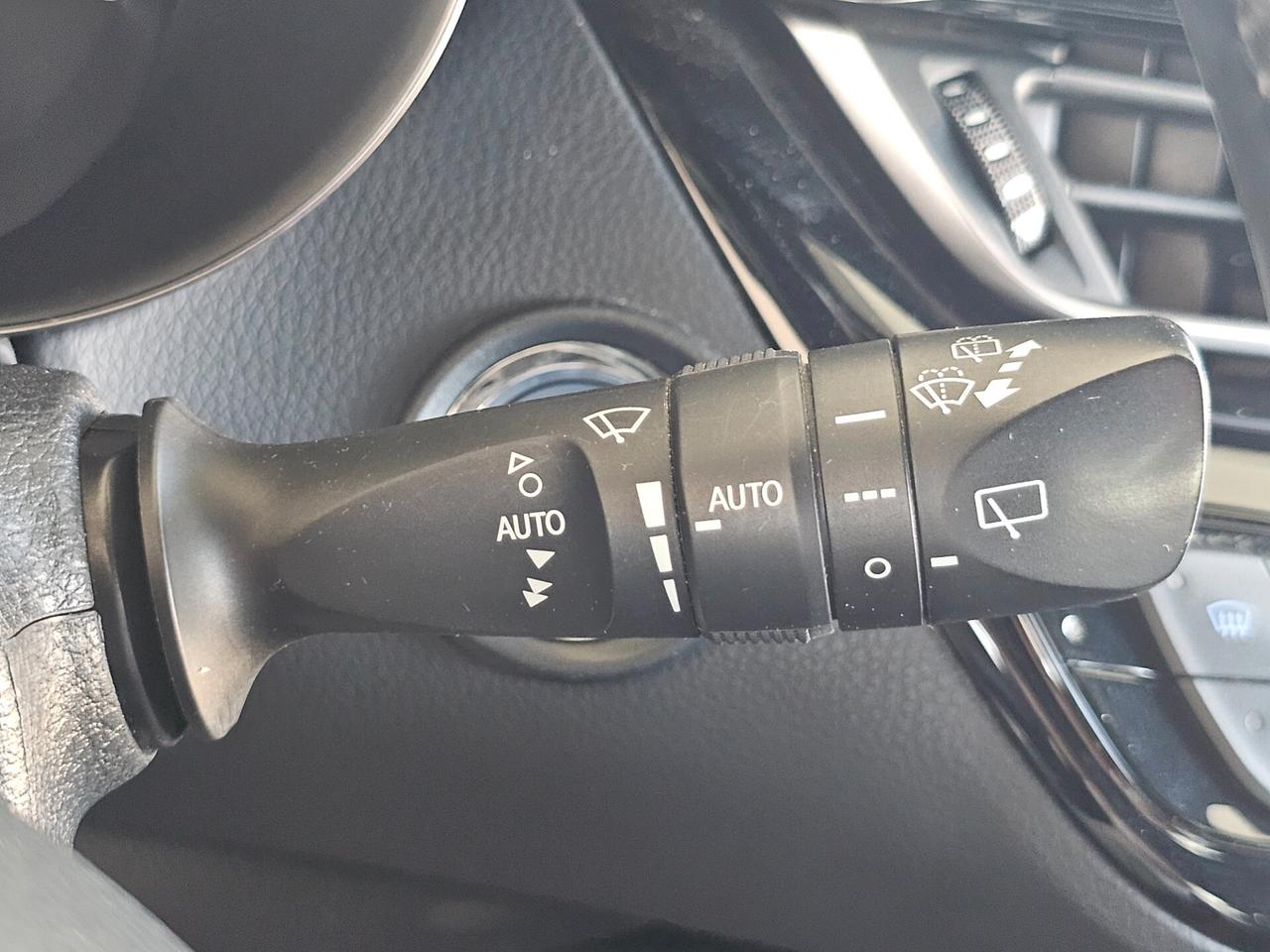 Toyota C-HR 1.8 Hybrid E-CVT Business