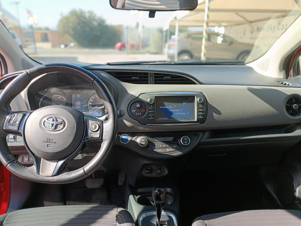 Toyota Yaris 1.5 Hybrid 5 porte Cool NEOPATENTATI
