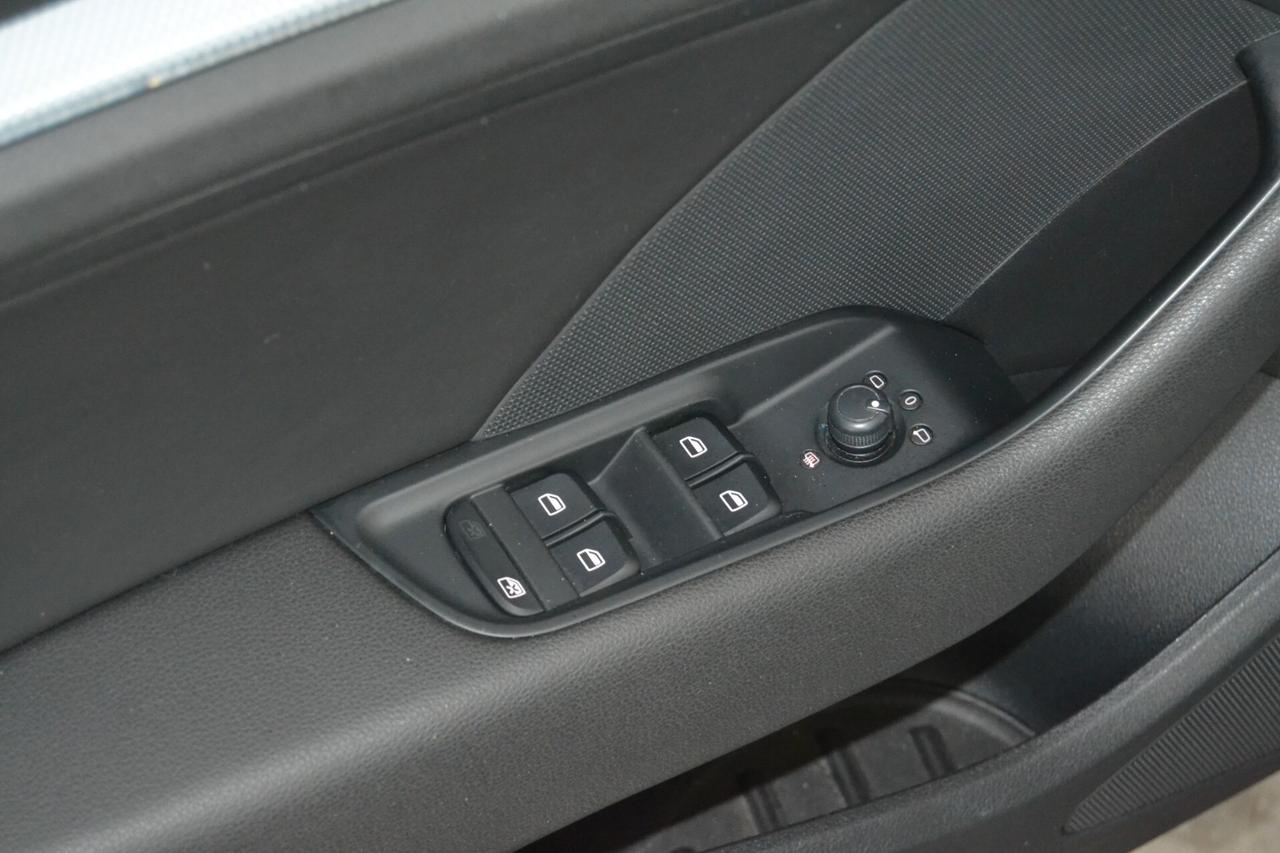 Audi A3 1.6 TDI Admired ULTRA 110CV Navi/Cruise/KMDOC