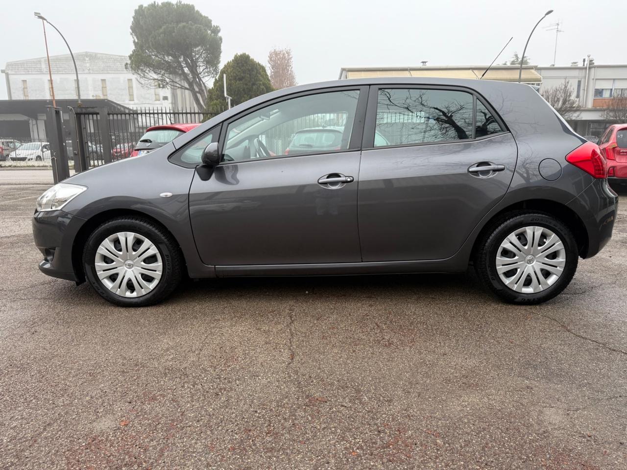 Toyota Auris 1.4 solo 85000 km
