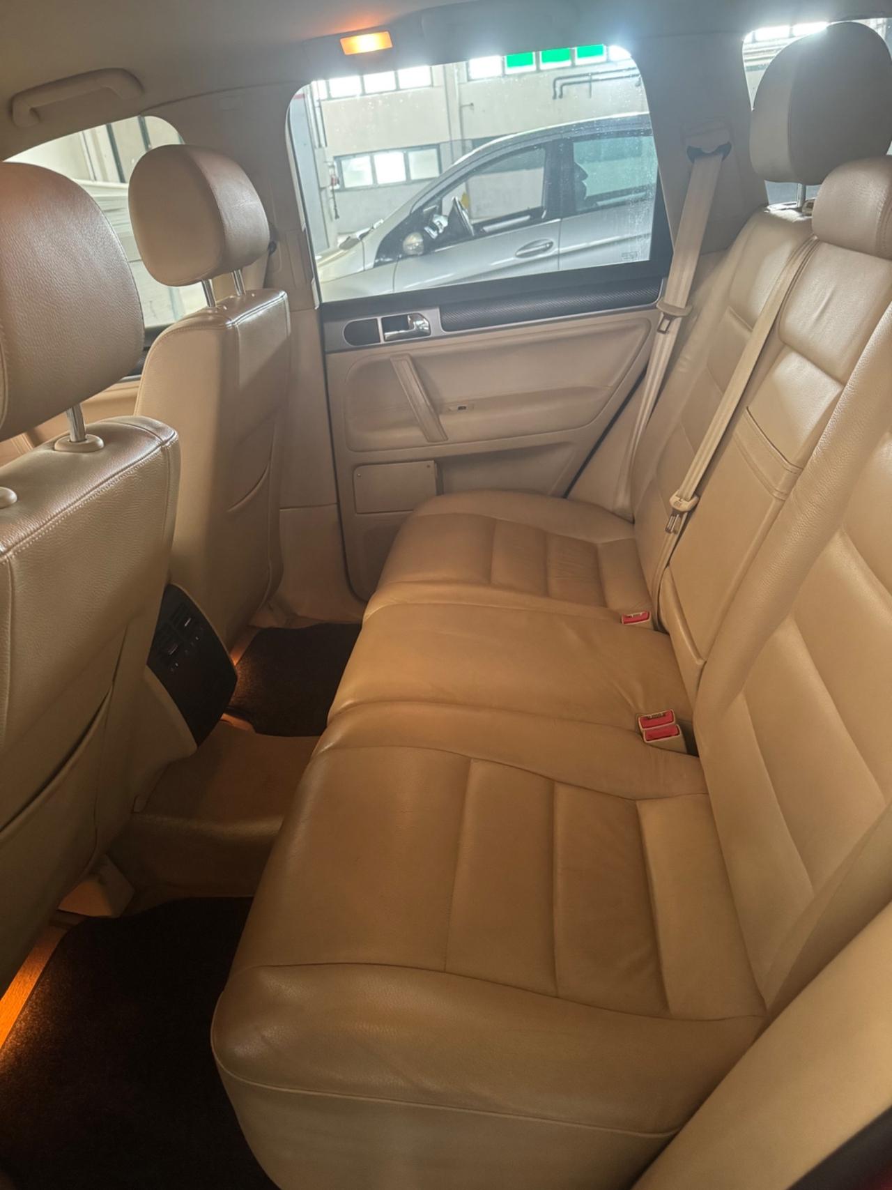 Volkswagen Touareg 3.0 V6 TDI DPF tiptronic