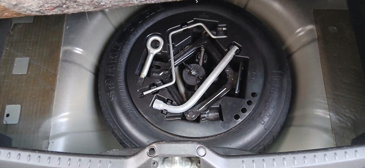 LANCIA YPSILON 1.2 PARI AL NUOVO