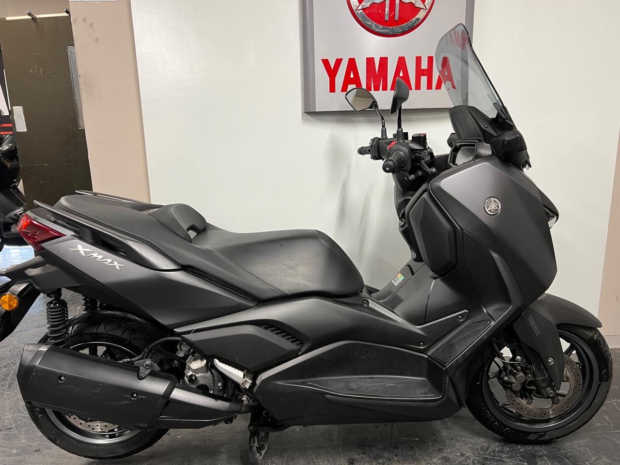 Yamaha X-Max 300