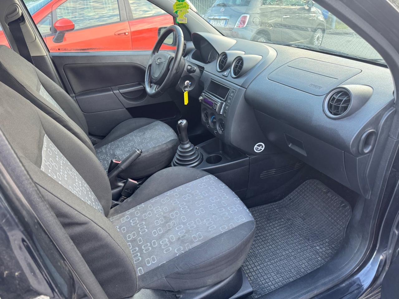 Ford Fiesta 1.2 16V 5p. Ghia