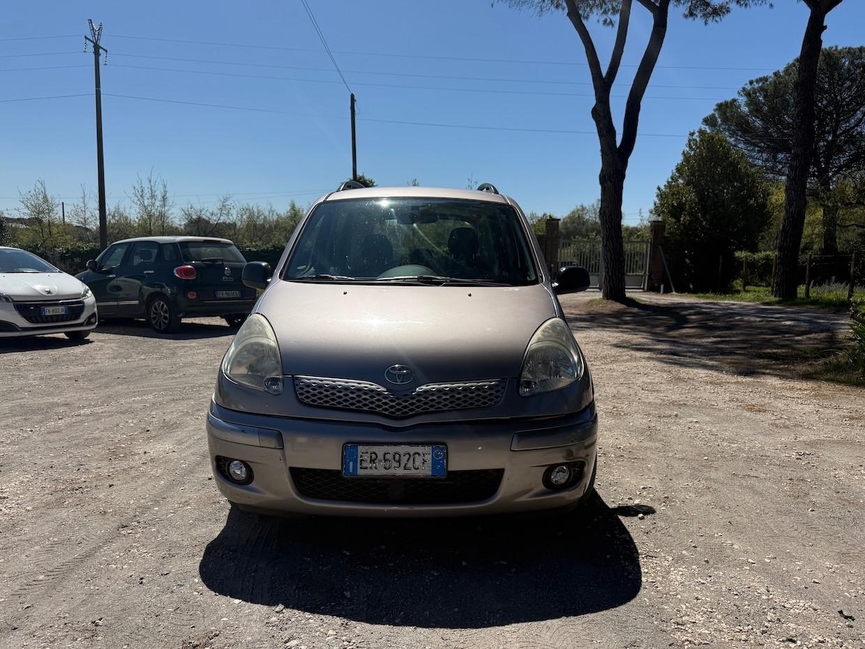 Toyota Yaris 1.3 5 porte