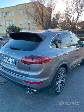 Porsche Cayenne Platinum edition