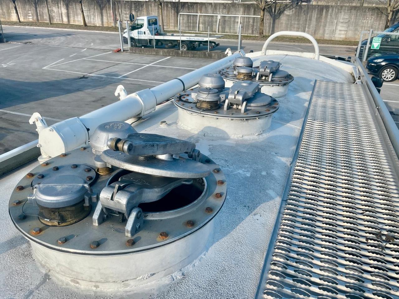 Volvo FL6-250 - CISTERNA TRASPORTO CARBURANTE CON POMPA CONTALITRI