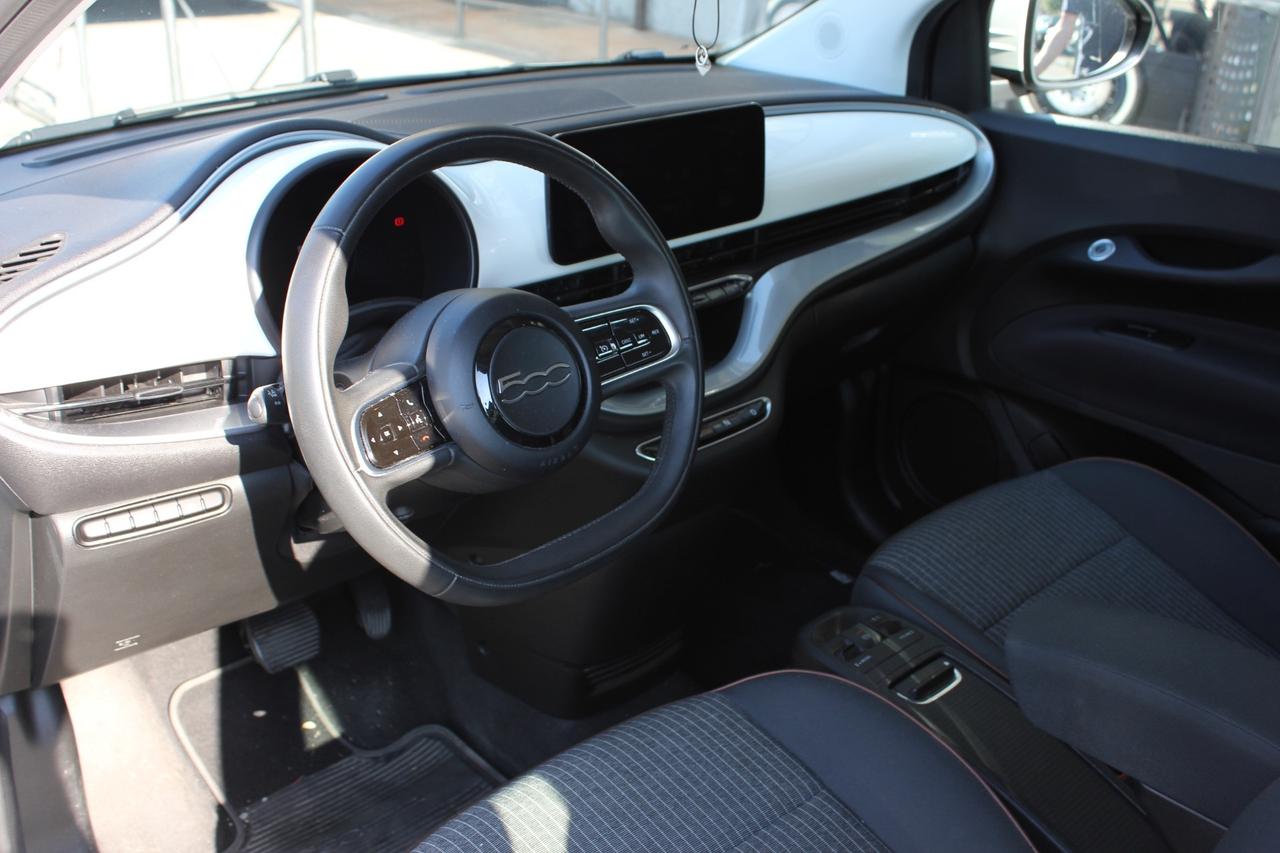 Fiat 500 500e Berlina 42 kWh Icon
