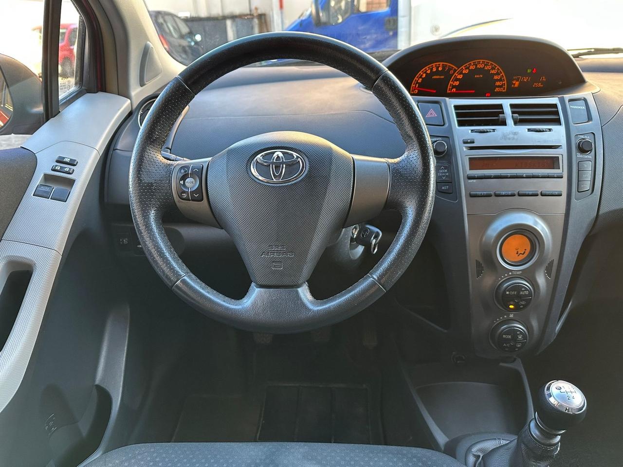 Toyota Yaris 1.3 5 porte Sol