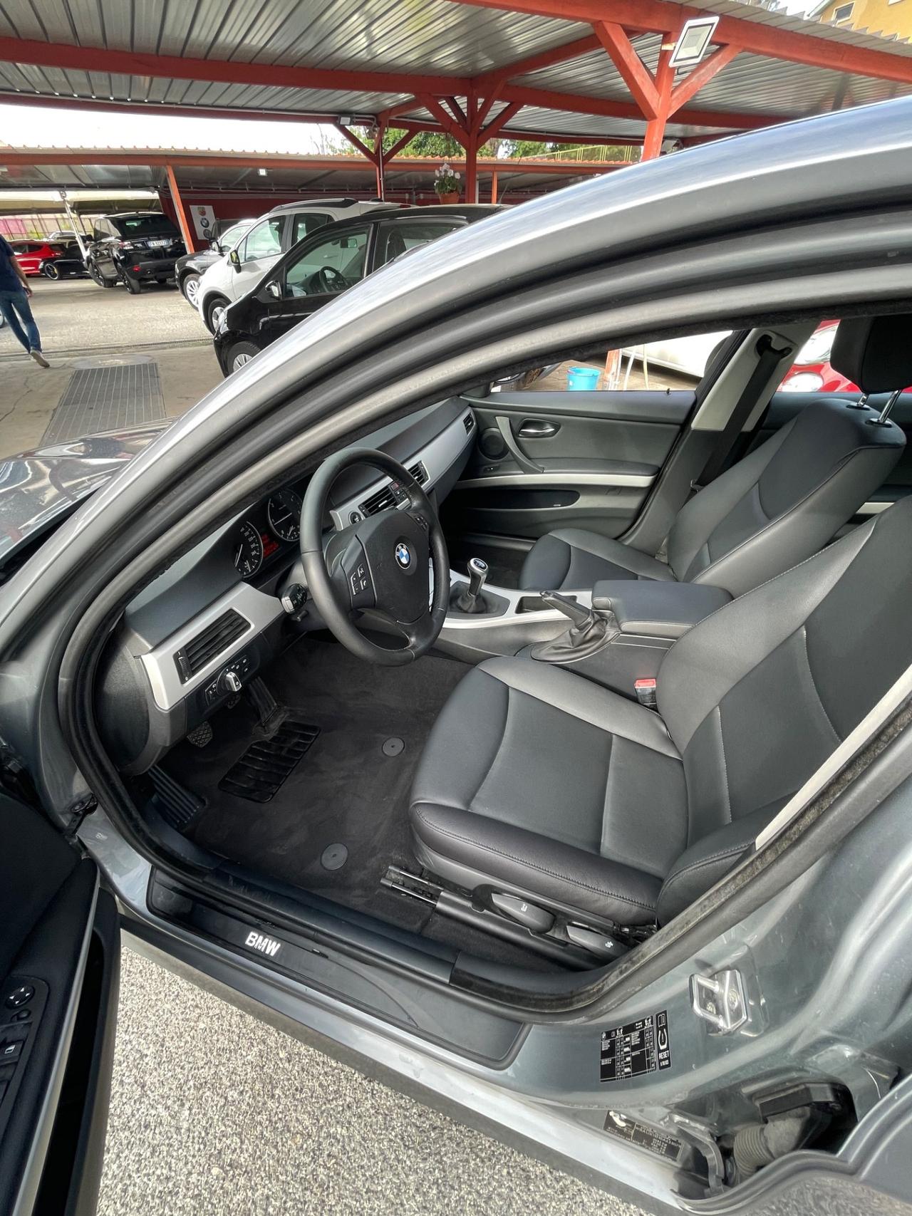 318d 2.0 143CV cat Touring Futura-rate