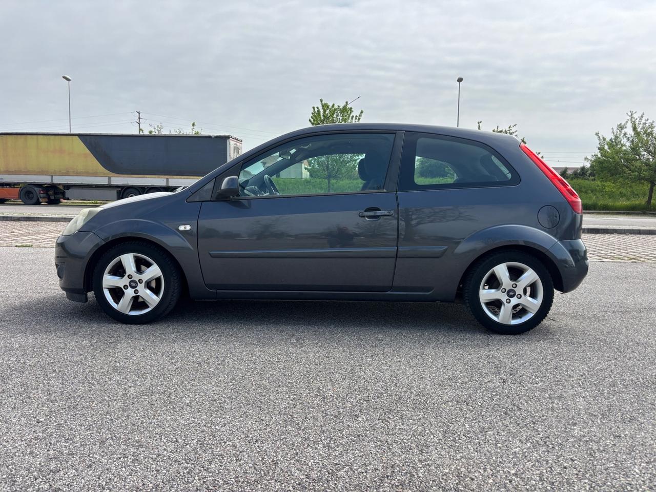 Ford Fiesta 1.4 TDCi 3p. Ghia