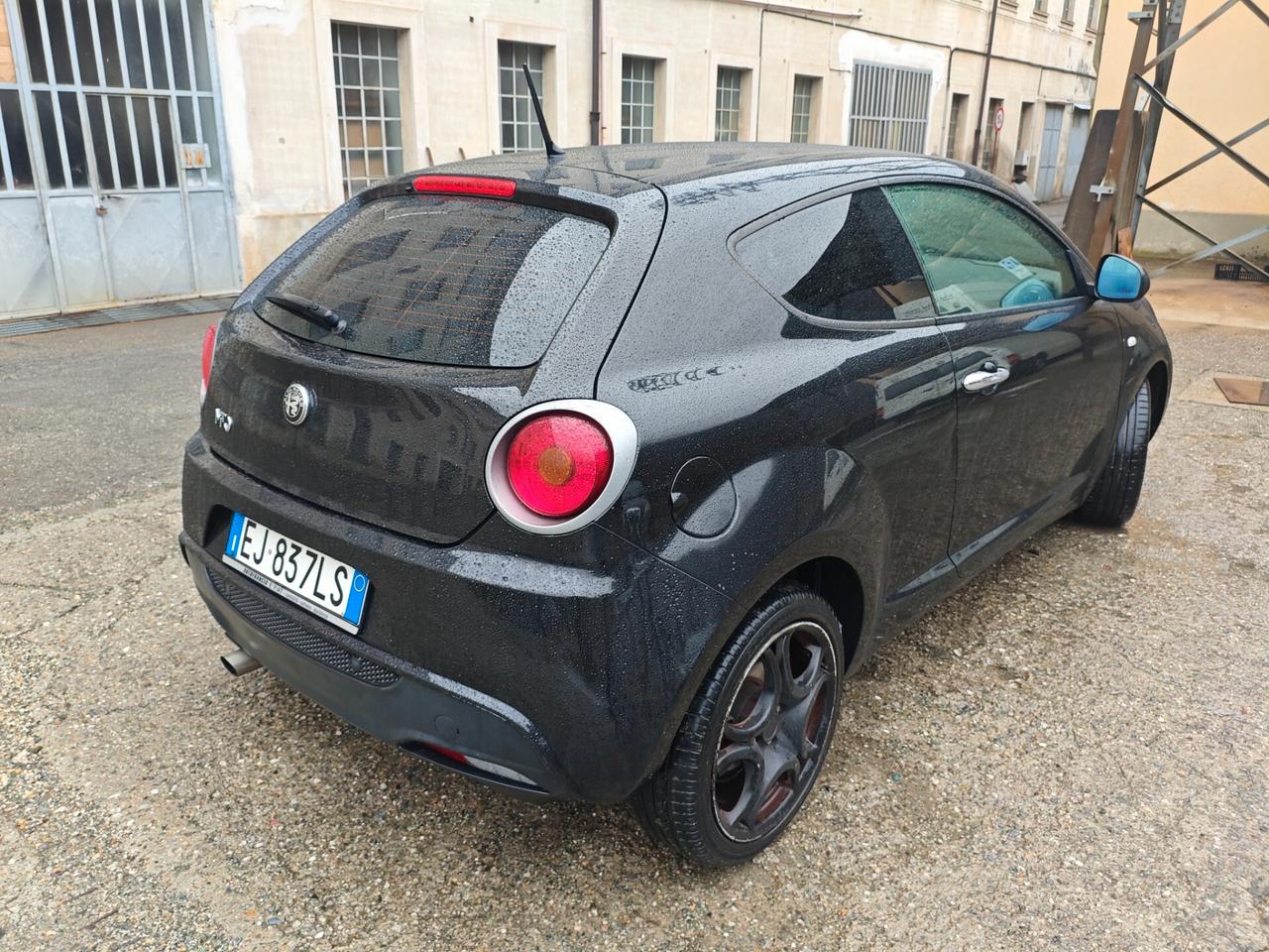 Alfa Romeo MiTo 1.4 105 CV M.air S&S Distinctive Sport Pack