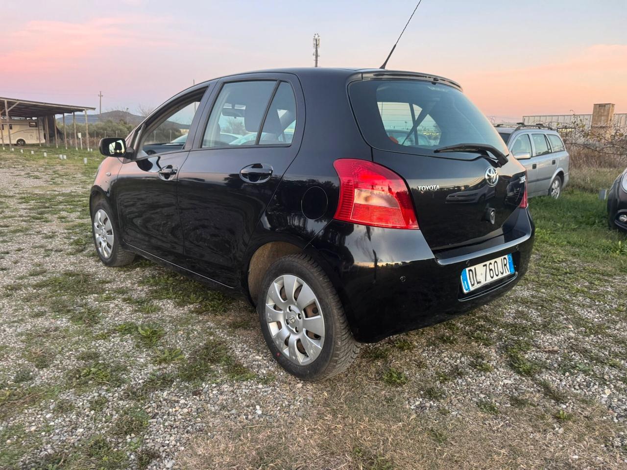 Toyota Yaris 1.0 5 porte SOLAMENTE 129.000 KM