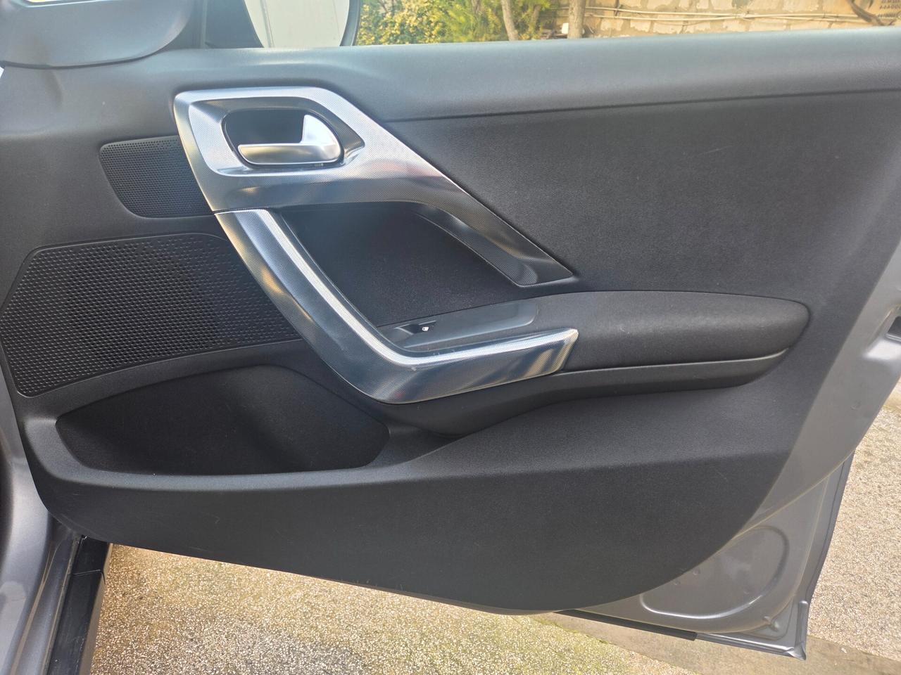 Peugeot 2008 1.6 e-HDi 92 CV Stop&Start Urban Cross