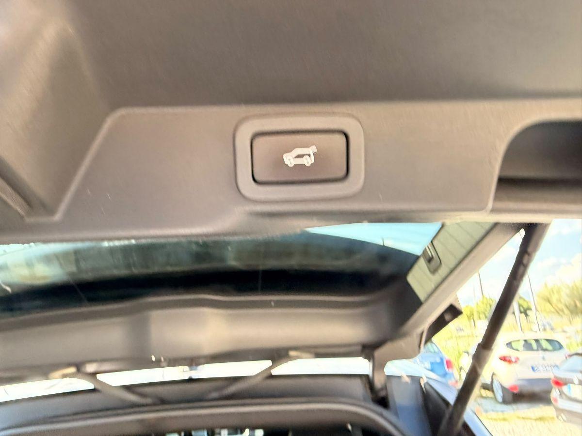 LAND ROVER - Range Rover Sport - 3.0 TDV6 HSE