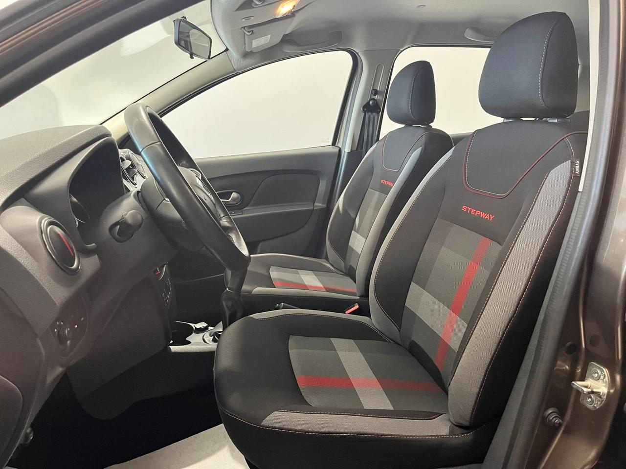 DACIA SANDERO STEPWAY TECHROAD 900TCE 90CV SOLO 35.000KM