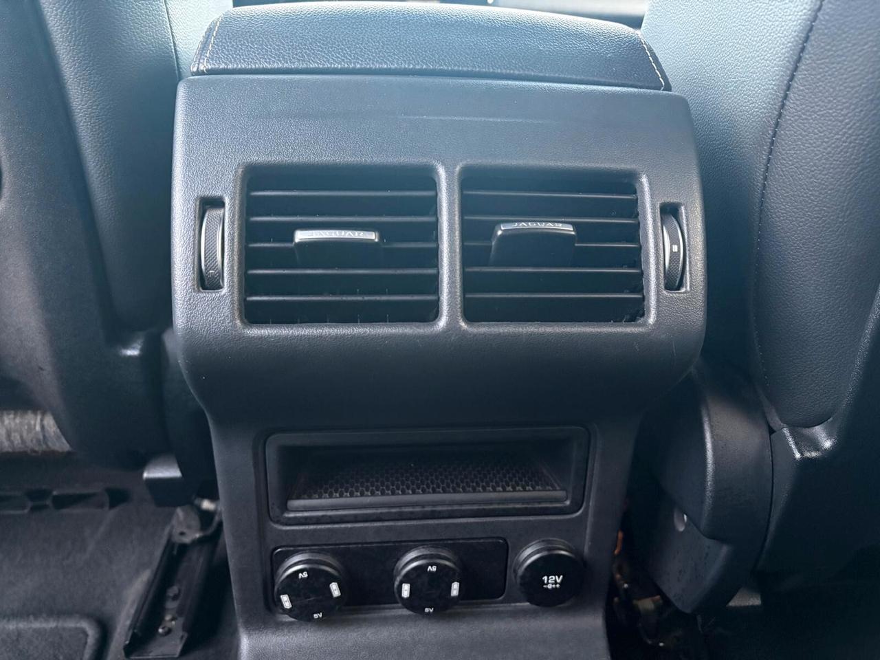 Jaguar F-Pace 2.0 D 180 CV aut. R-Sport