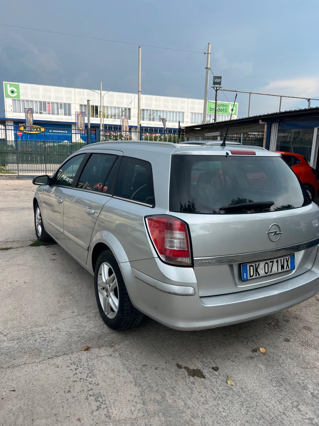 Opel Astra 1.4 16V Twinport Station Wagon Enjoy