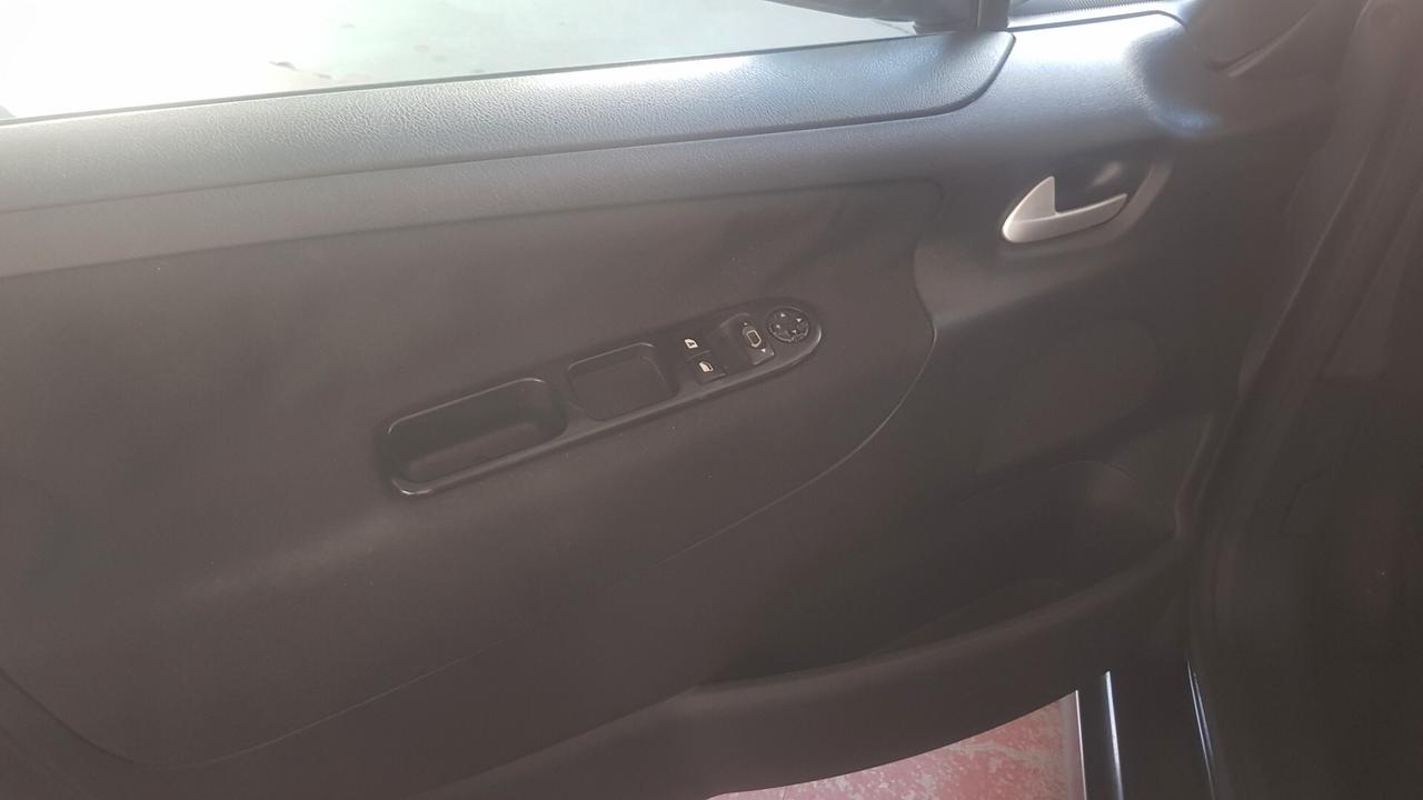 Peugeot 207 1.4 EURO 5 OK NEOPATENTATI!!!