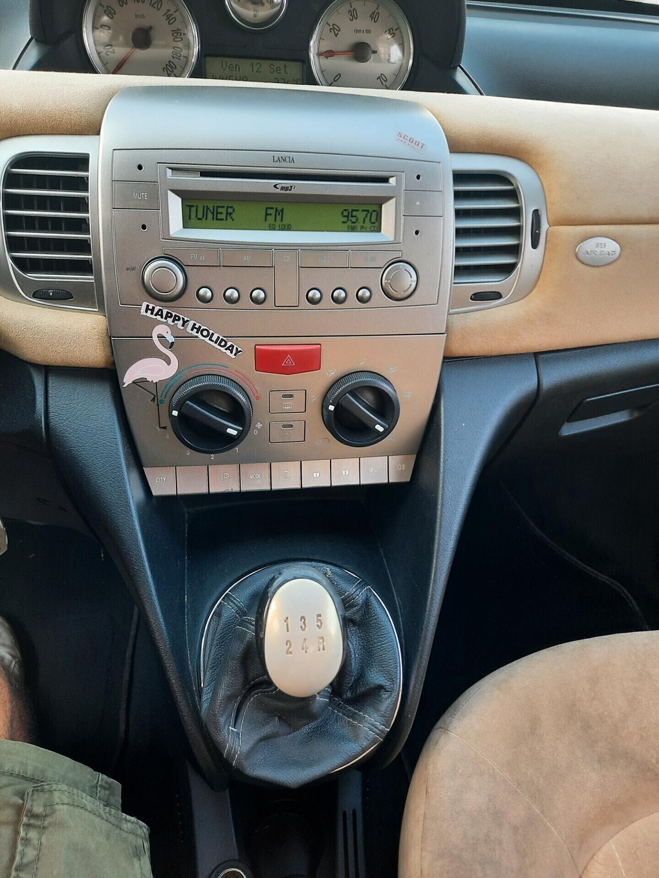 Lancia Ypsilon 1.2 Platino OK NEOPATENTATI