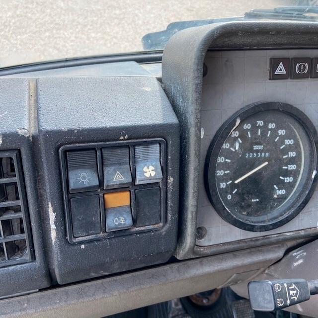 Fiat Iveco 2.5 Cc, diesel turbo, 35/10 trasporto cavalli.