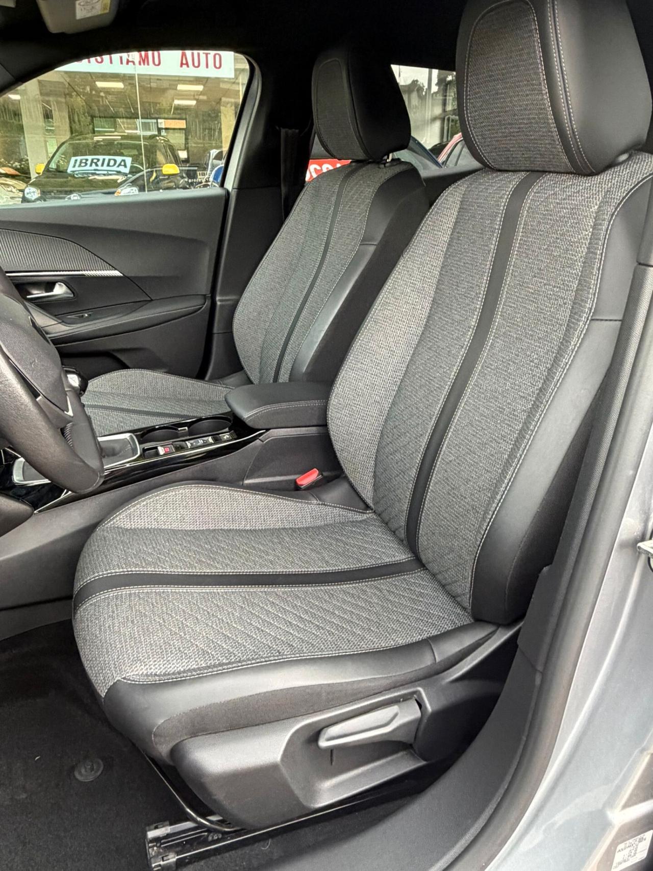 Peugeot 2008 PureTech 100 S&S Allure