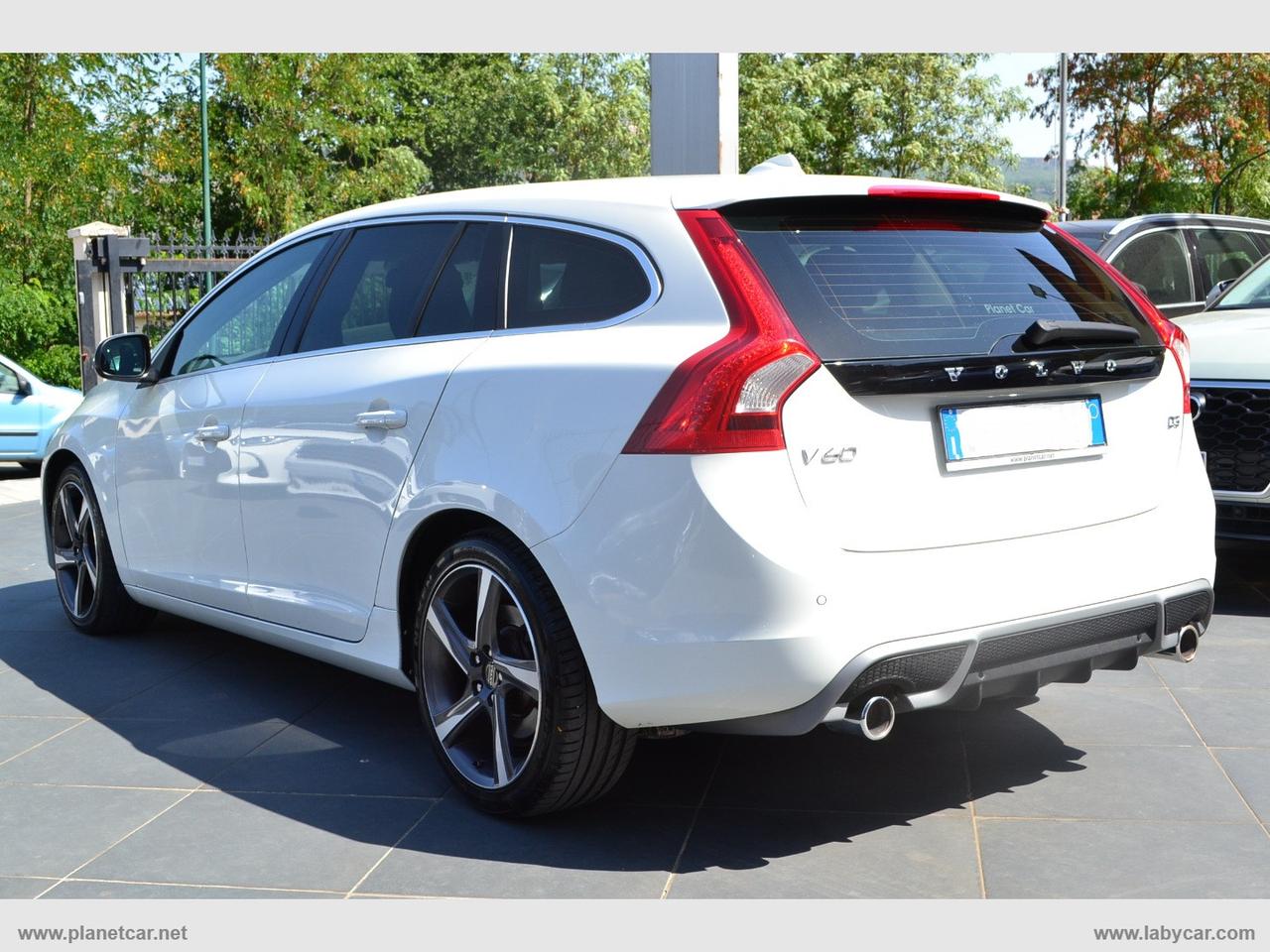 VOLVO V60 D3 R-design