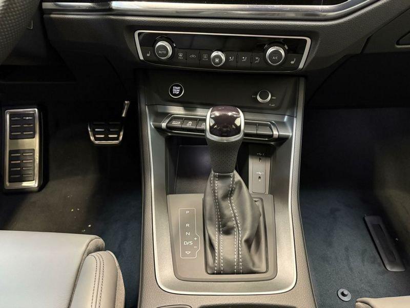 Audi Q3 Sportback 40 2.0 tdi Identity Black quattro 193cv s-tronic