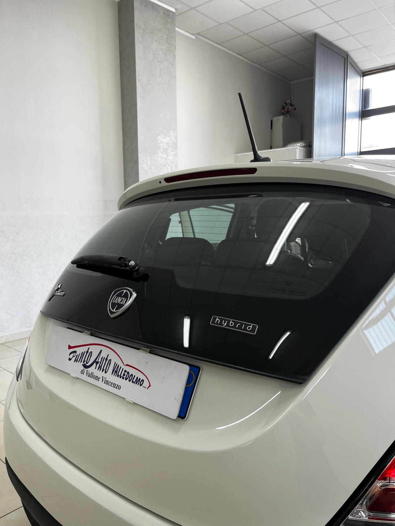LANCIA YPSILON 1.0 FireFly 5 porte S&S Hybrid Ecochic Silver