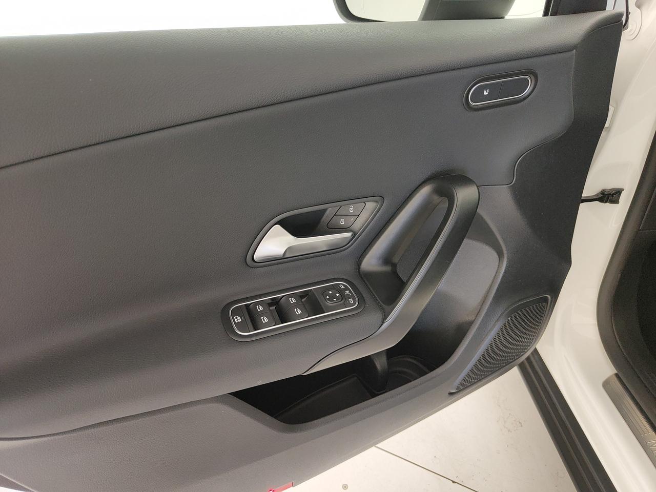 Mercedes-Benz A 180 d Advanced auto
