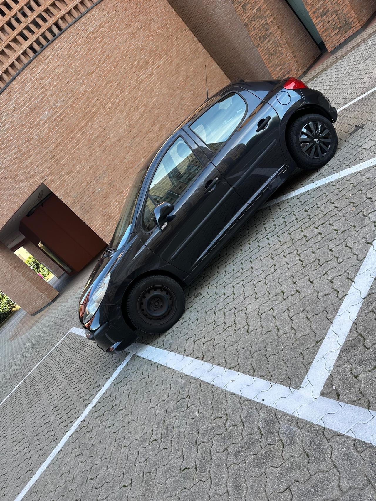 Peugeot 207 1.4 8V 75CV 5p. ONE Line