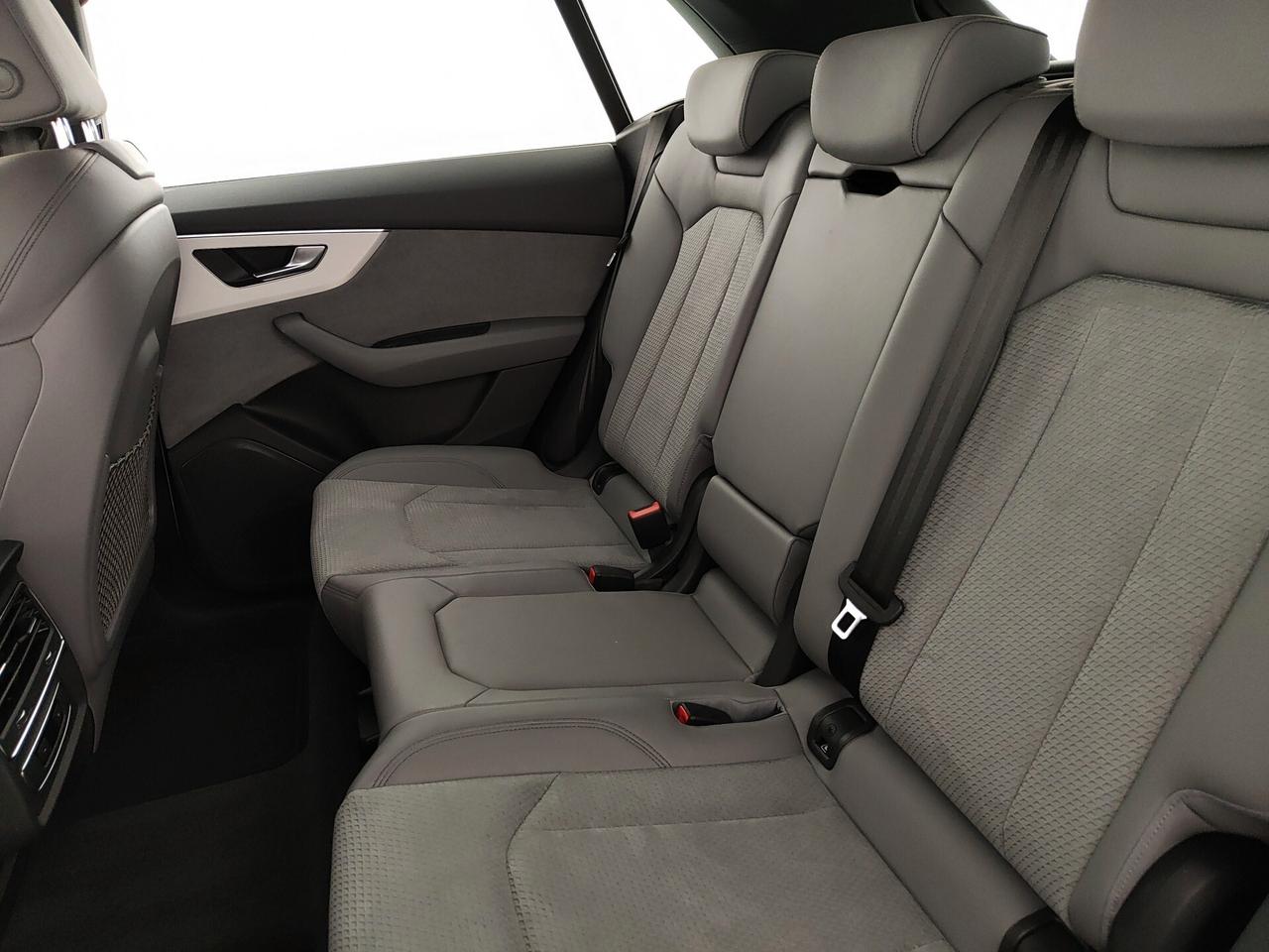 Audi Q8 55 TFSI e quattro tiptronic Sport