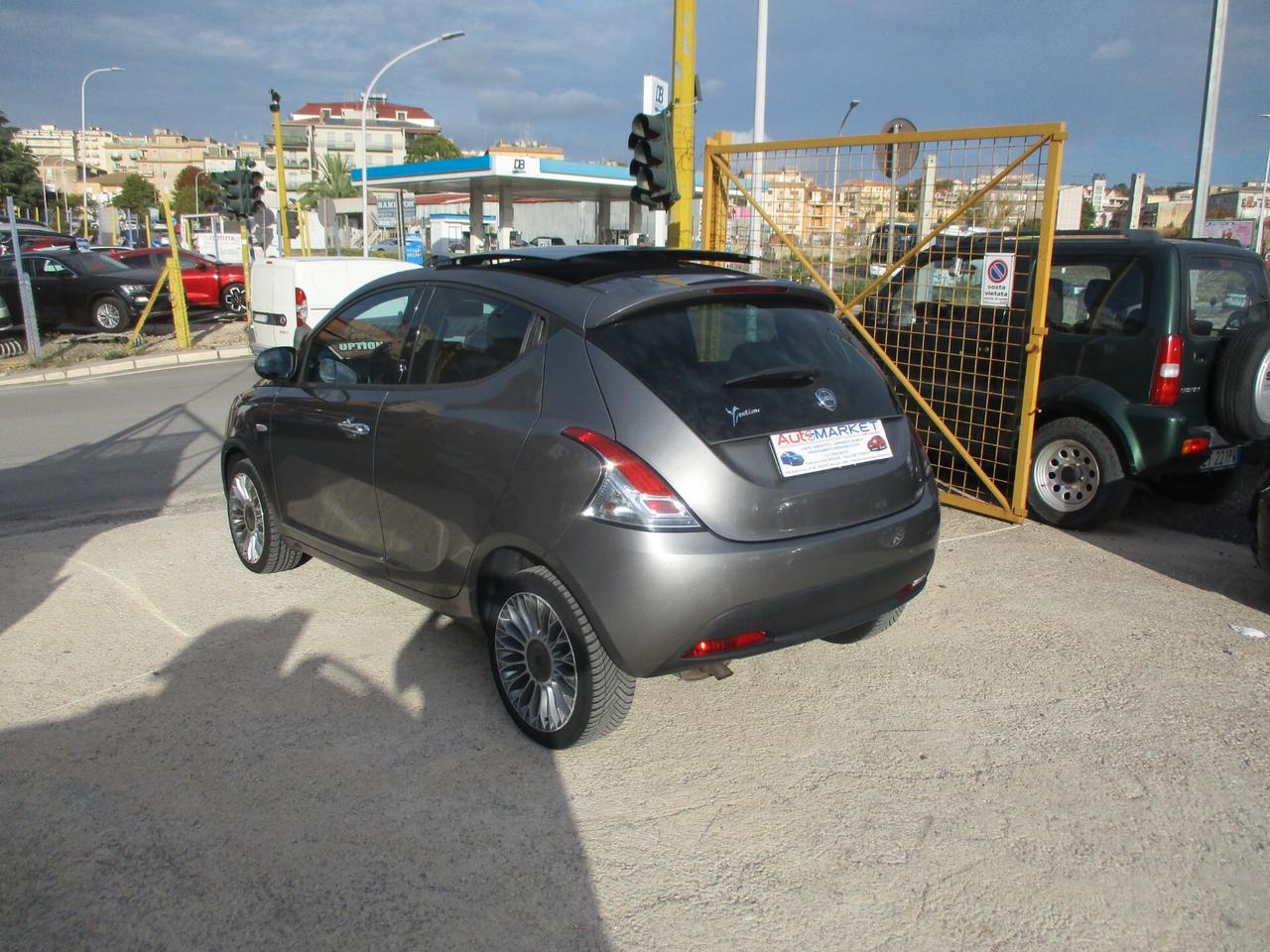 Lancia Ypsilon 1.3 MJT STRAFULL (TETTO APRIBILE)