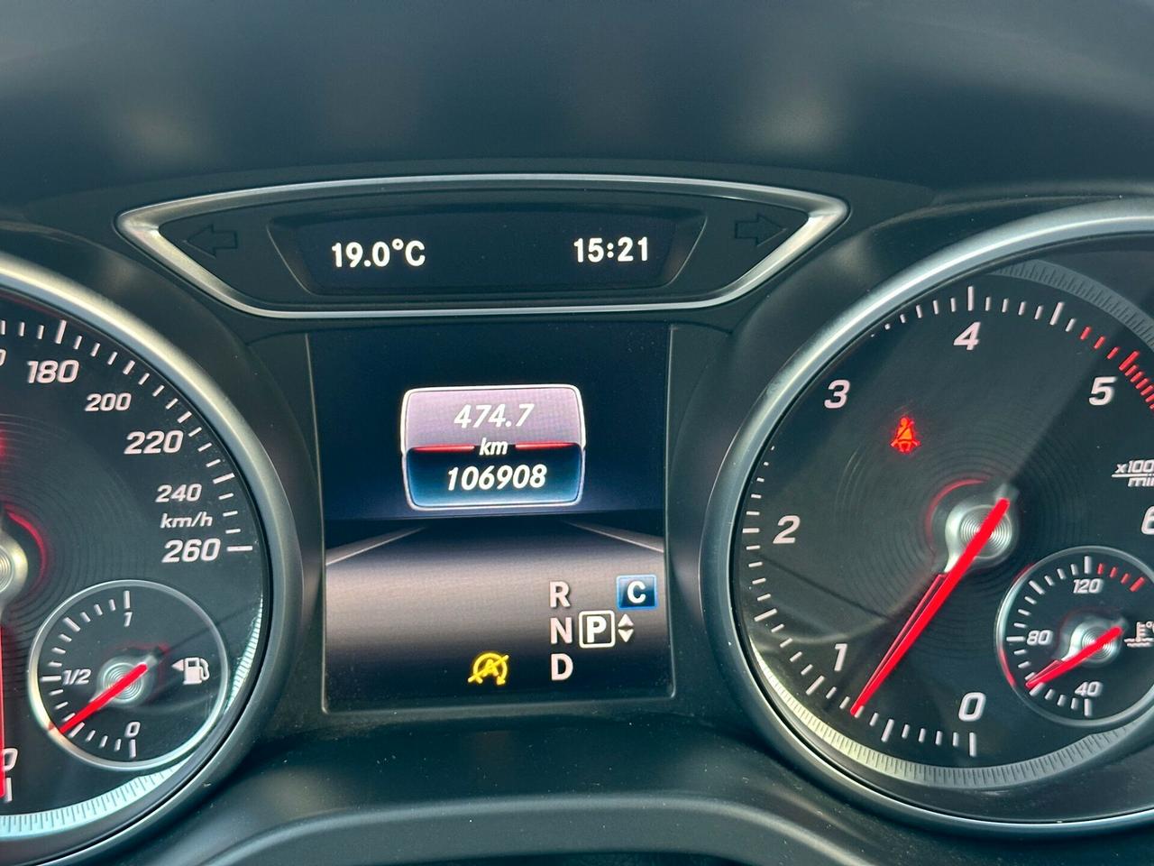 MERCEDES-BENZ GLA 200d 136CV AUTOMATICA PREMIUM