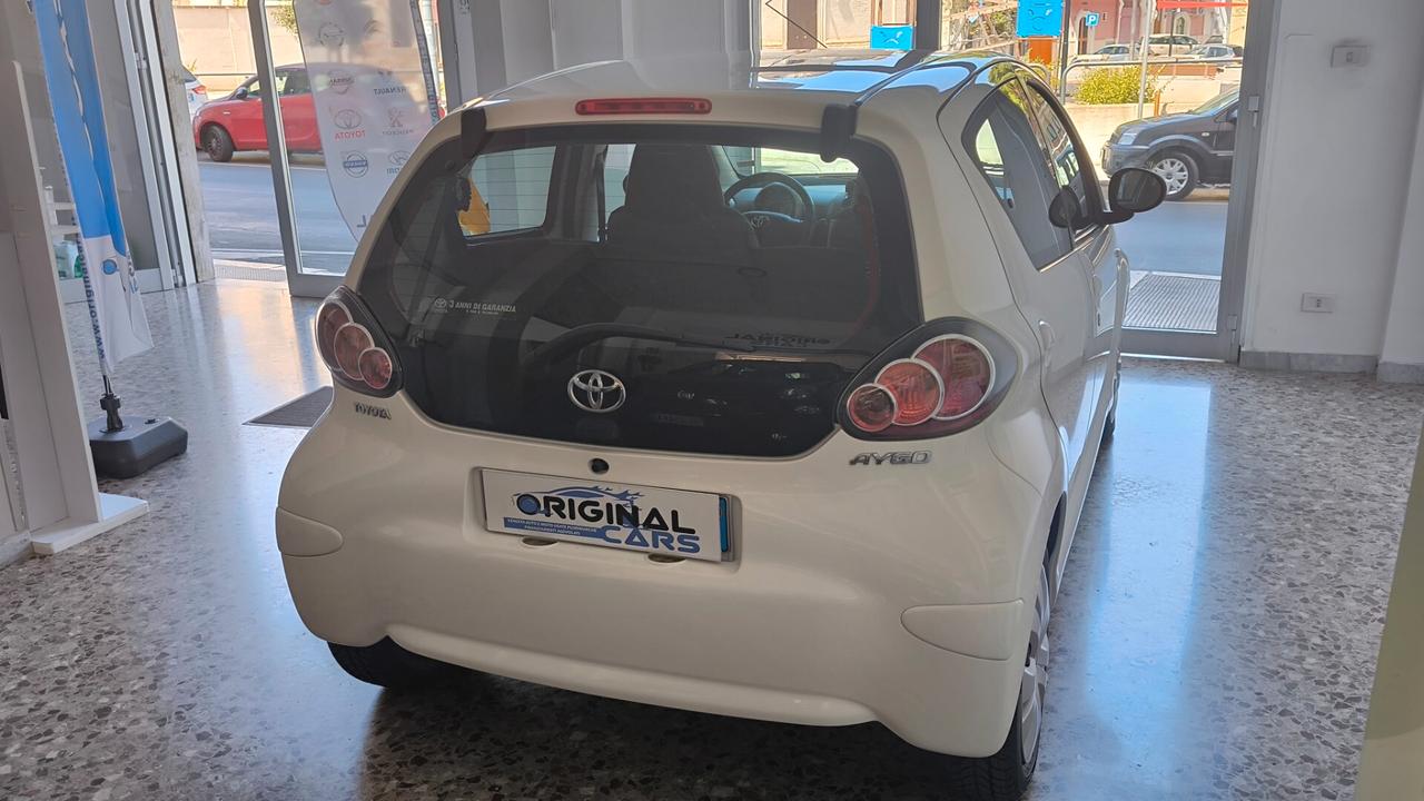 Toyota Aygo 1.0 12V VVT-i 5 porte Sol Connect