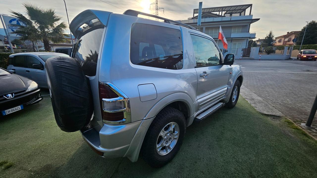 Mitsubishi Pajero 3.2 16V DI-D 3p. GLS