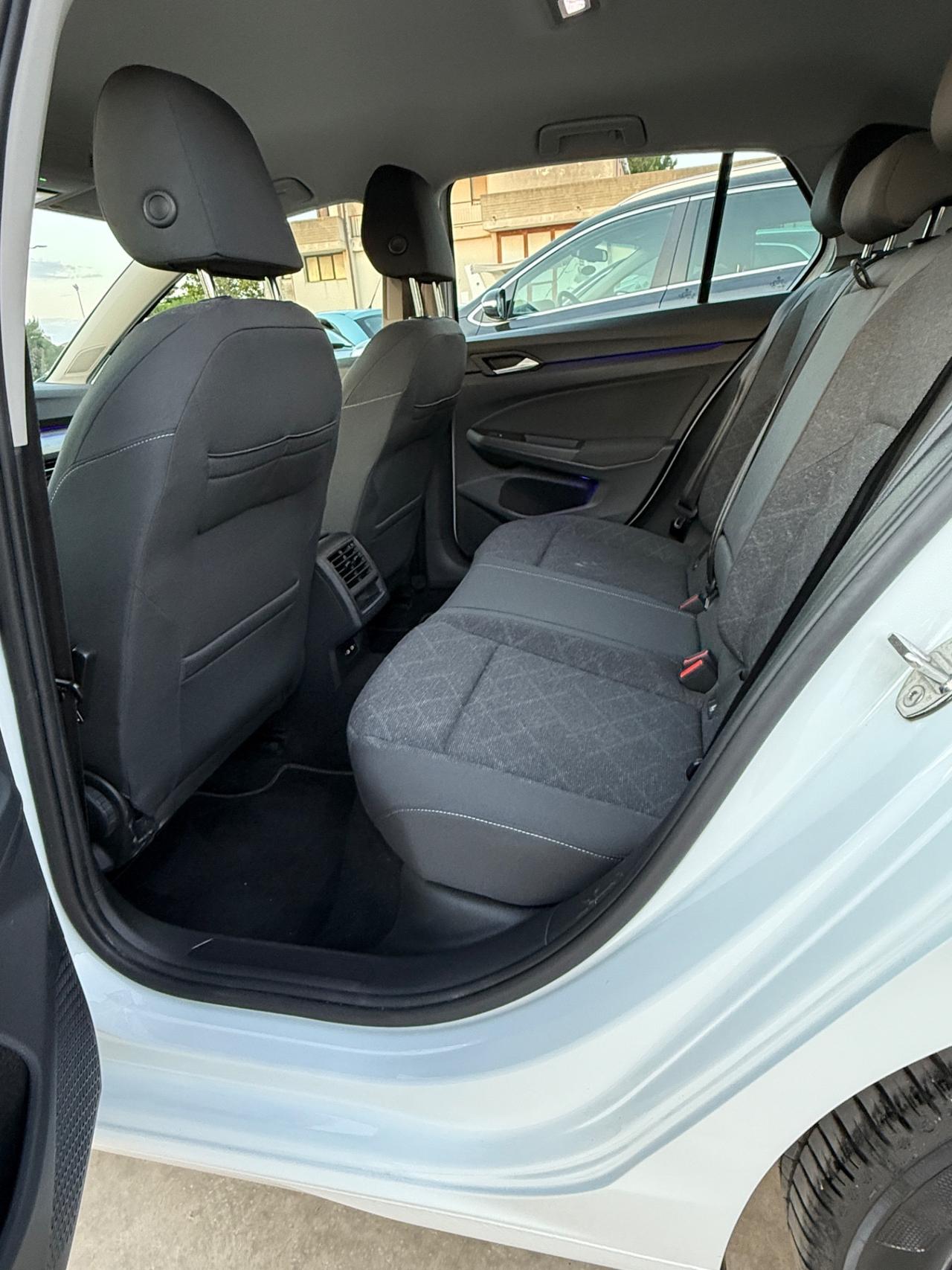 Volkswagen Golf 1.0 eTSI EVO DSG Life