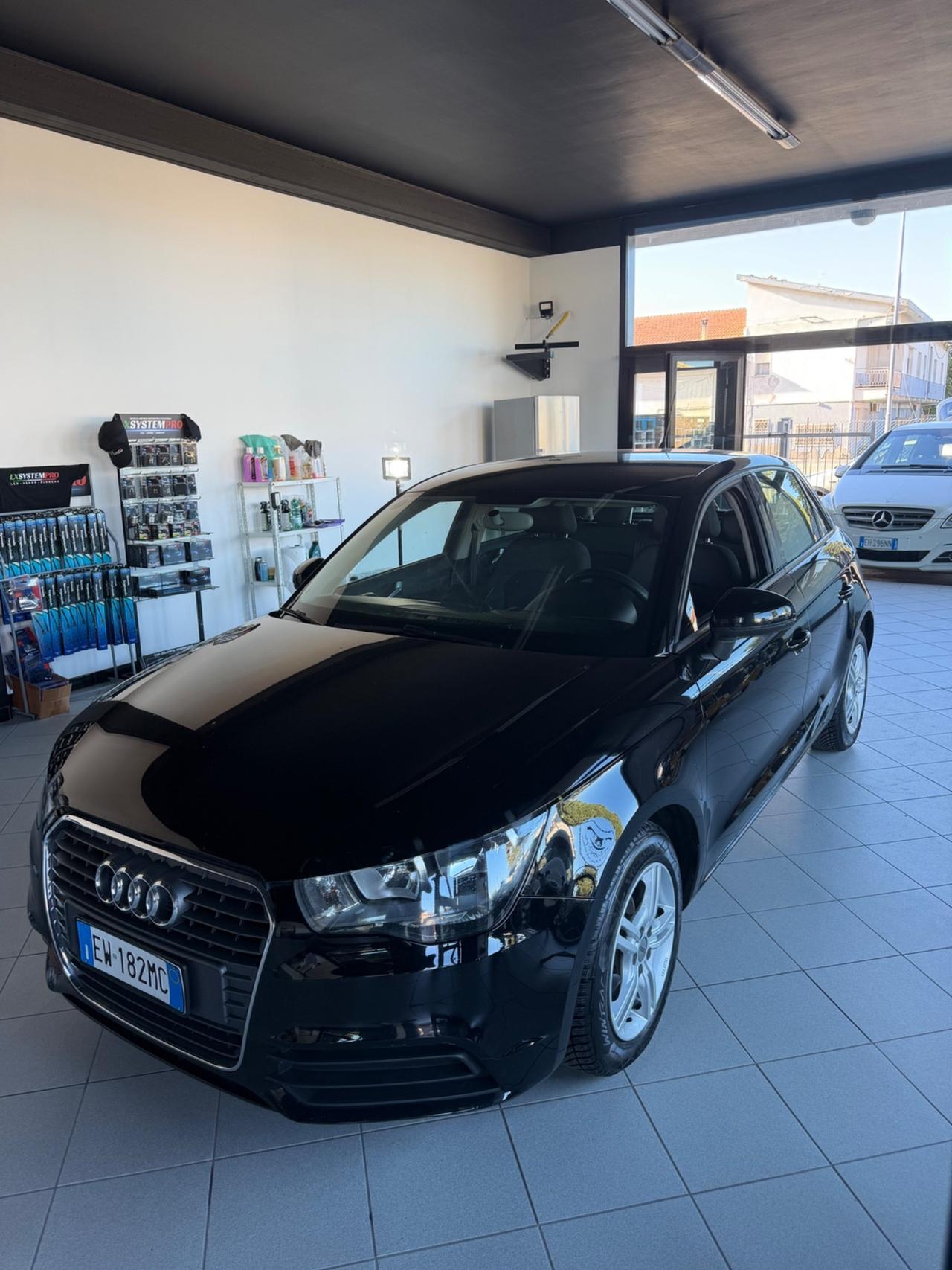 Audi A1 SportBack 1.6 TDI Attraction S-Tronic