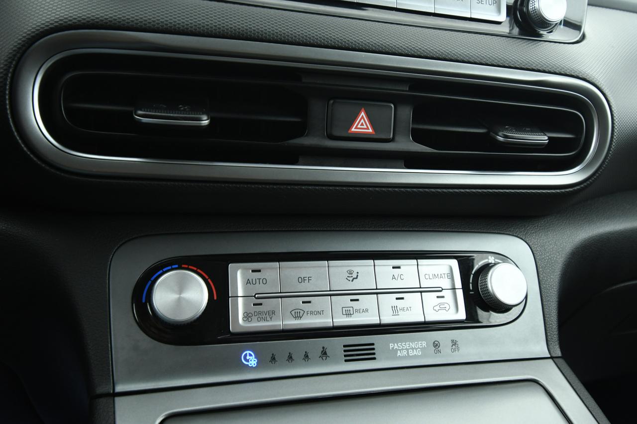 HYUNDAI Kona 64 kWh EV Xclass FULL LED+ACC+HEAD-UP+CAMERA+APP CONNECT