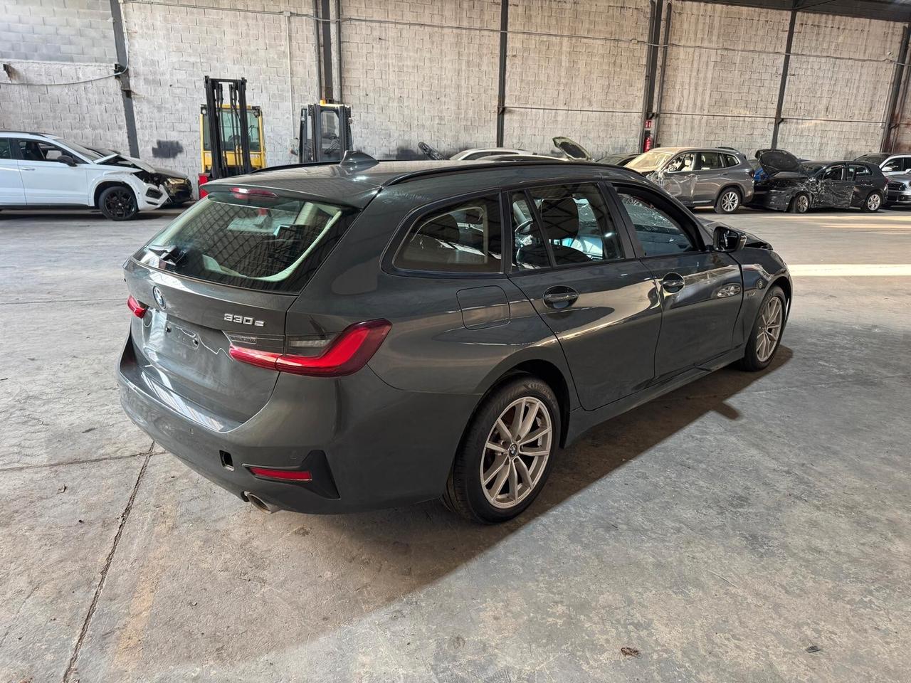 BMW 330 G21 330e Touring xdrive Business Advantage auto