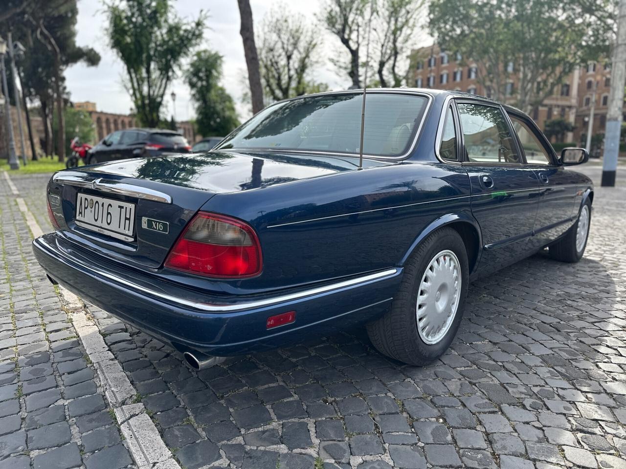 Jaguar XJ 4.0 6 Cil. 241cv Automatica ASI