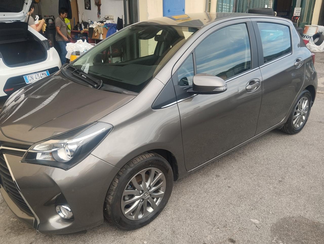 Toyota Yaris 1.3 5 porte Lounge