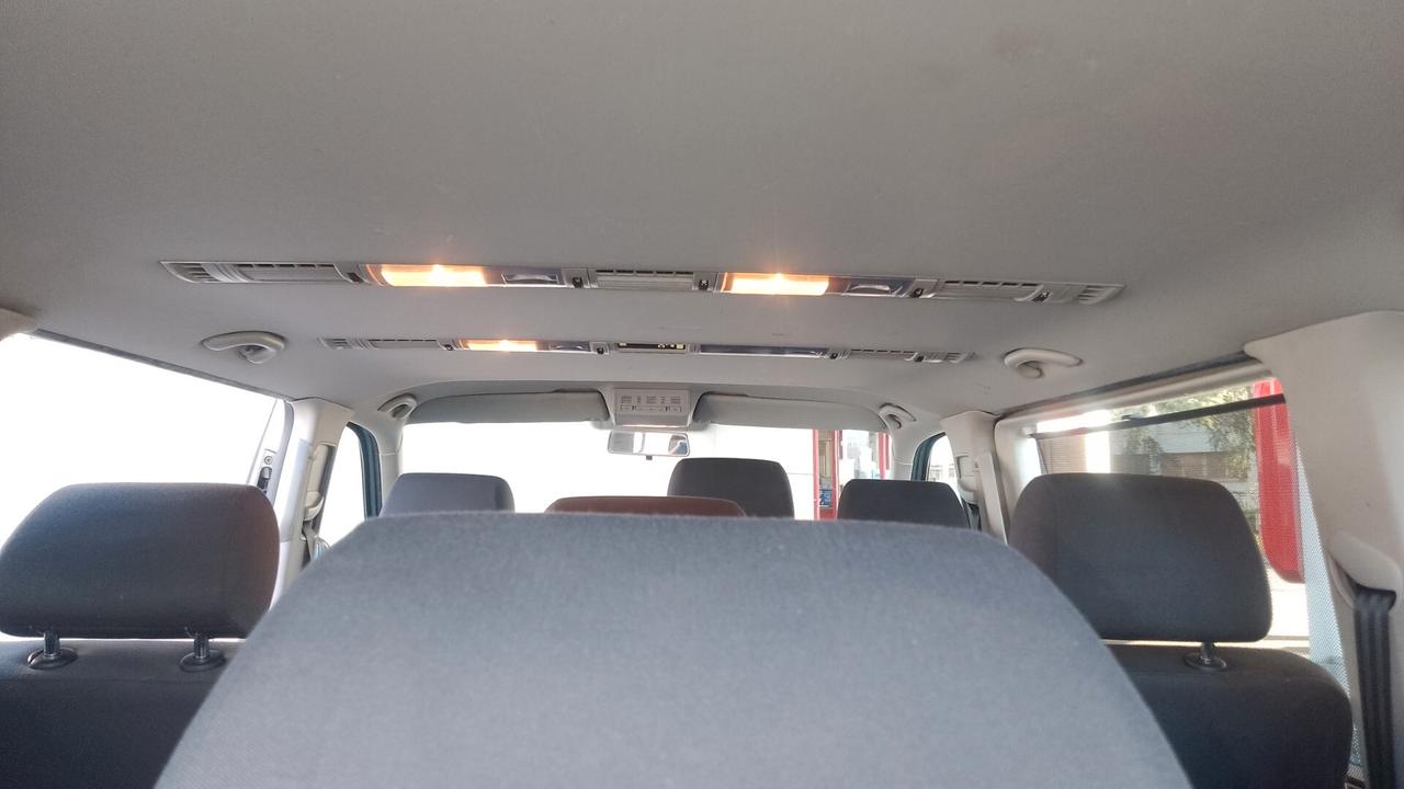 Volkswagen Caravelle TDI 9 POSTI 2011 E5